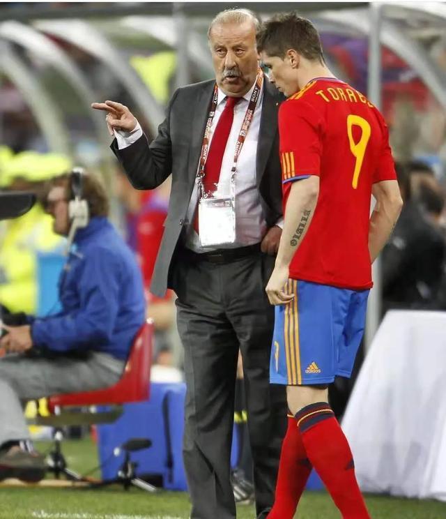 开云体育-西班牙队前途光明！，德罗巴新星锐不可当表现突出观众掌声雷动-开云体育